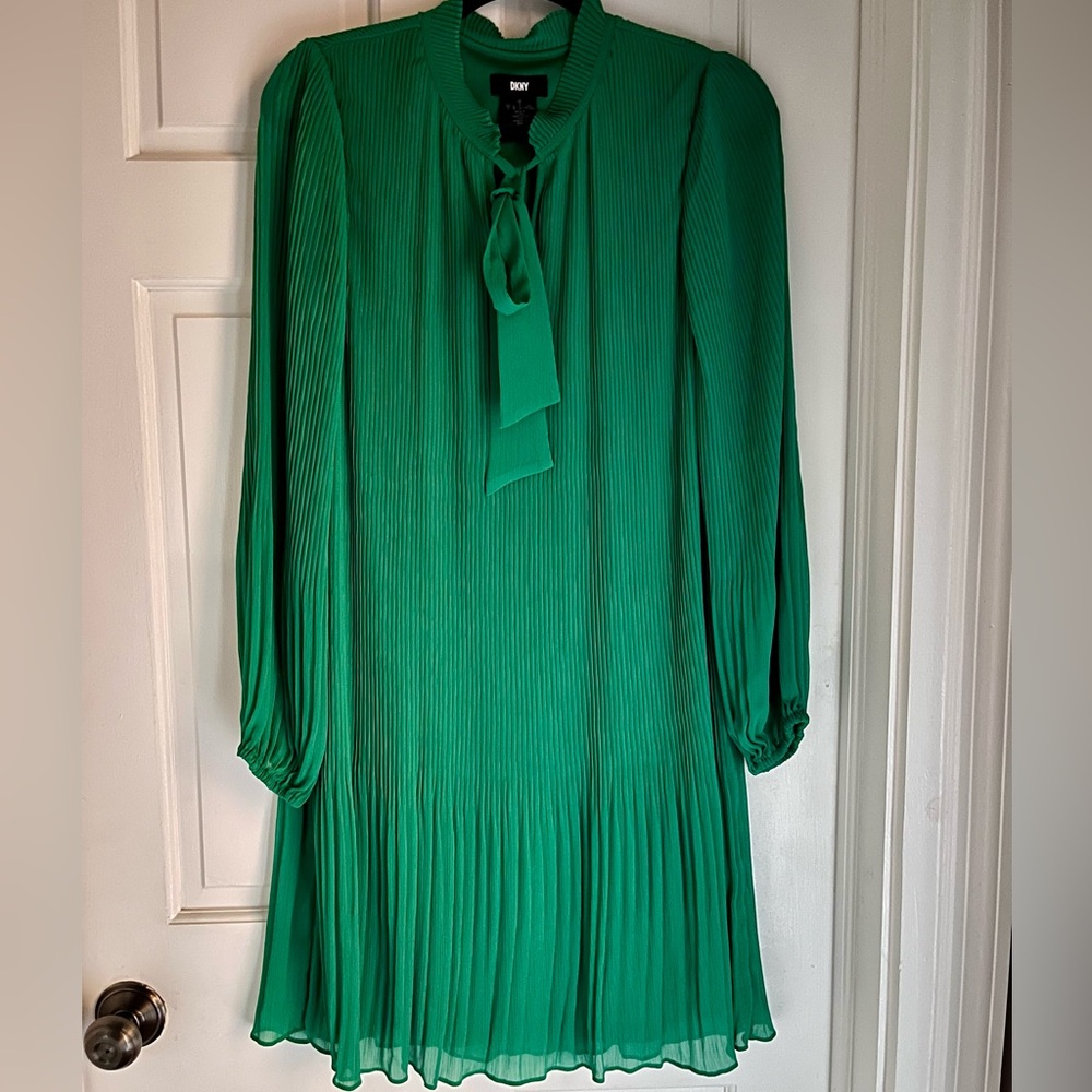 Brand new, DKNY dress, size 8, green